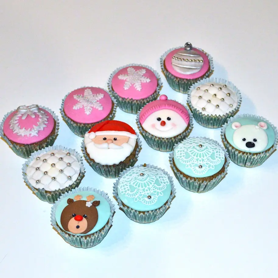 Vánoční bezlepkové cupcakes Santa sněhulák sob Praha